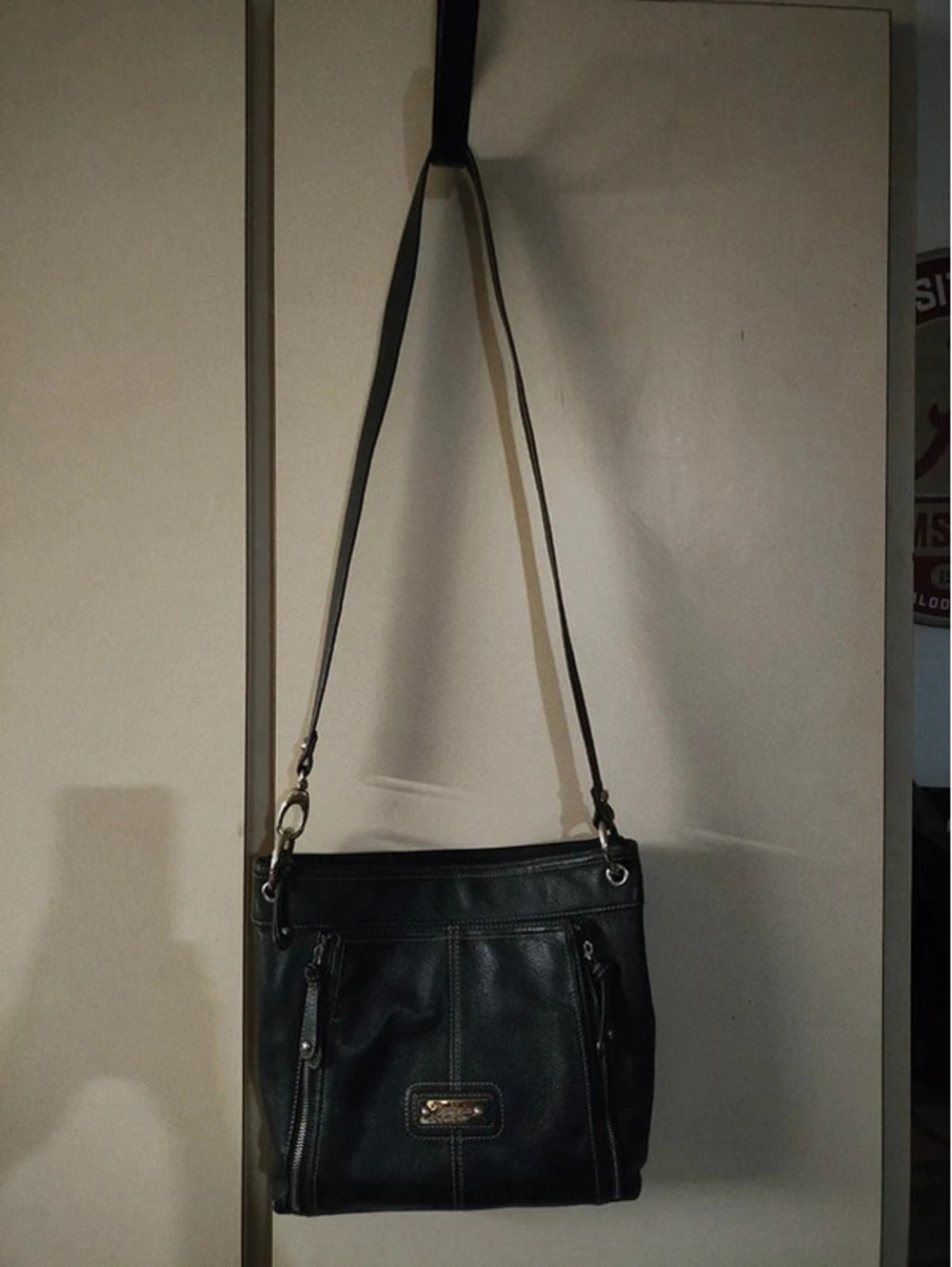 Tignanello Black Pebbled Leather Crossbody Handbag Organizer Pockets Fun Lining